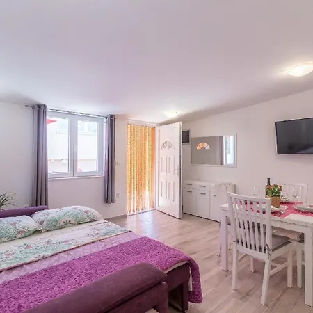 Fuer 4 Personen Ca 40 Qm In Liznjan, Istrien Suedkueste Von Istrien Apartman Ližnjan